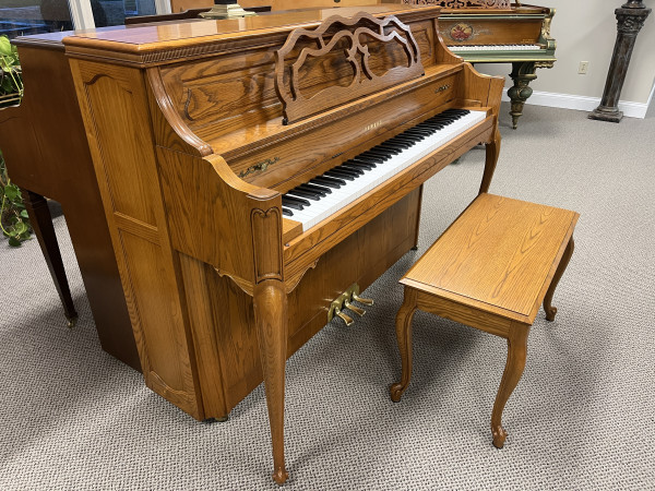 1995 Yamaha M500 Country Manor - Upright - Console Pianos